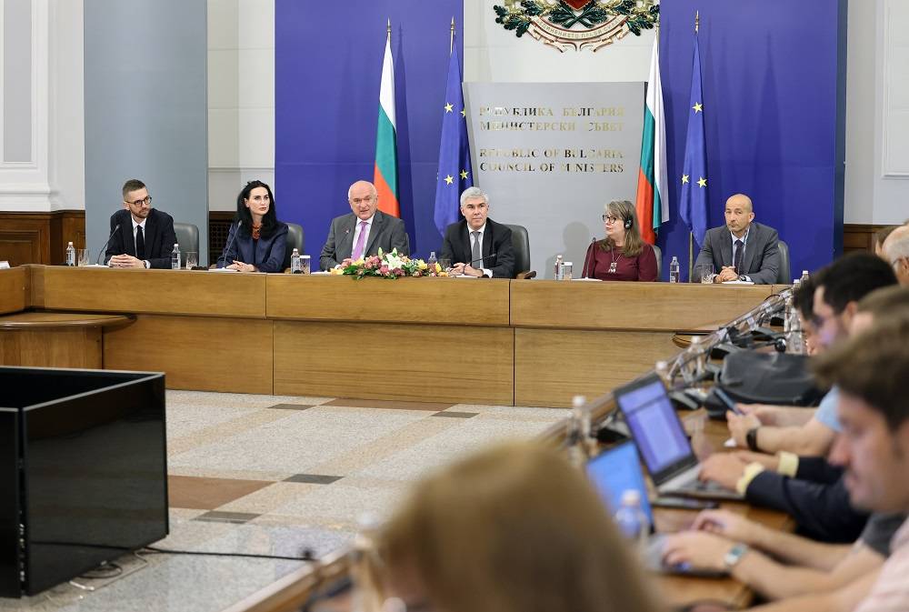  В Министерския съвет бяха подписани два съществени контракта за създаване на Вертикалния газов кулоар – за лупингите Кулата-Кресна и Рупча-Ветрино 